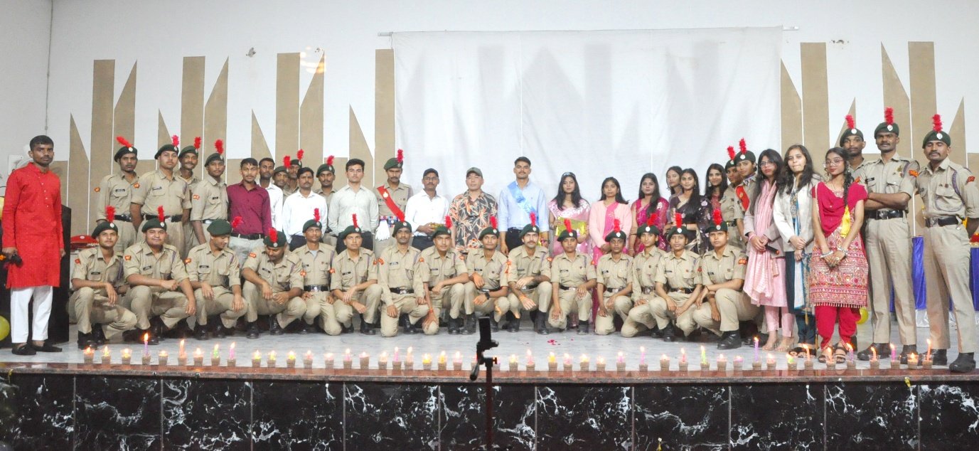 व्हीआईएसएम में छब्ब् सीनियर कैडेट्स का भव्य फेयरवेल समारोह आयोजित
